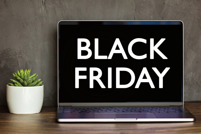 black friday sale online shopping during coronavi 2023 11 27 05 28 58 utc - Universidade Marketplaces