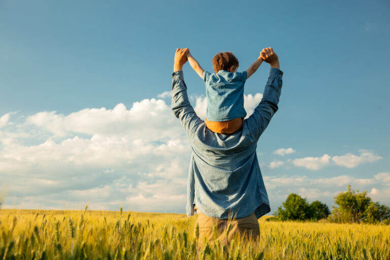 father and son in wheat field child sitting on hi 2023 11 27 05 07 45 utc - Universidade Marketplaces