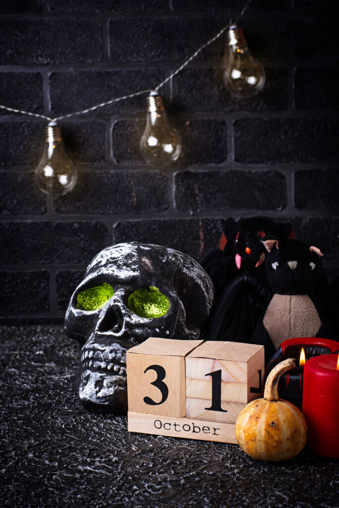 halloween background with skull and candles 2024 10 14 07 34 17 utc - Universidade Marketplaces